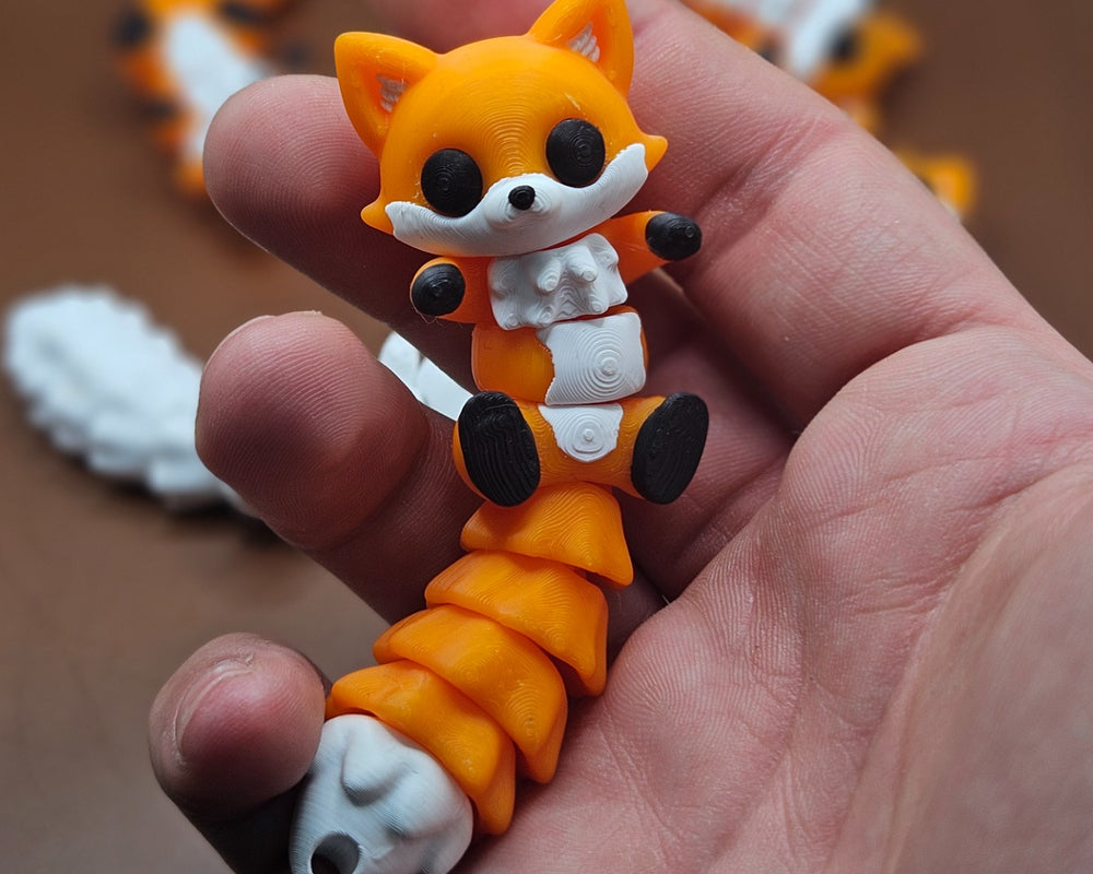 Moxxie – Flexi Fox Keychain & Fridge Magnet