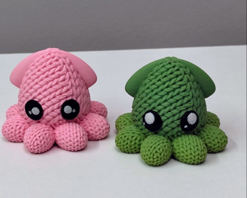 Knitted baby squid