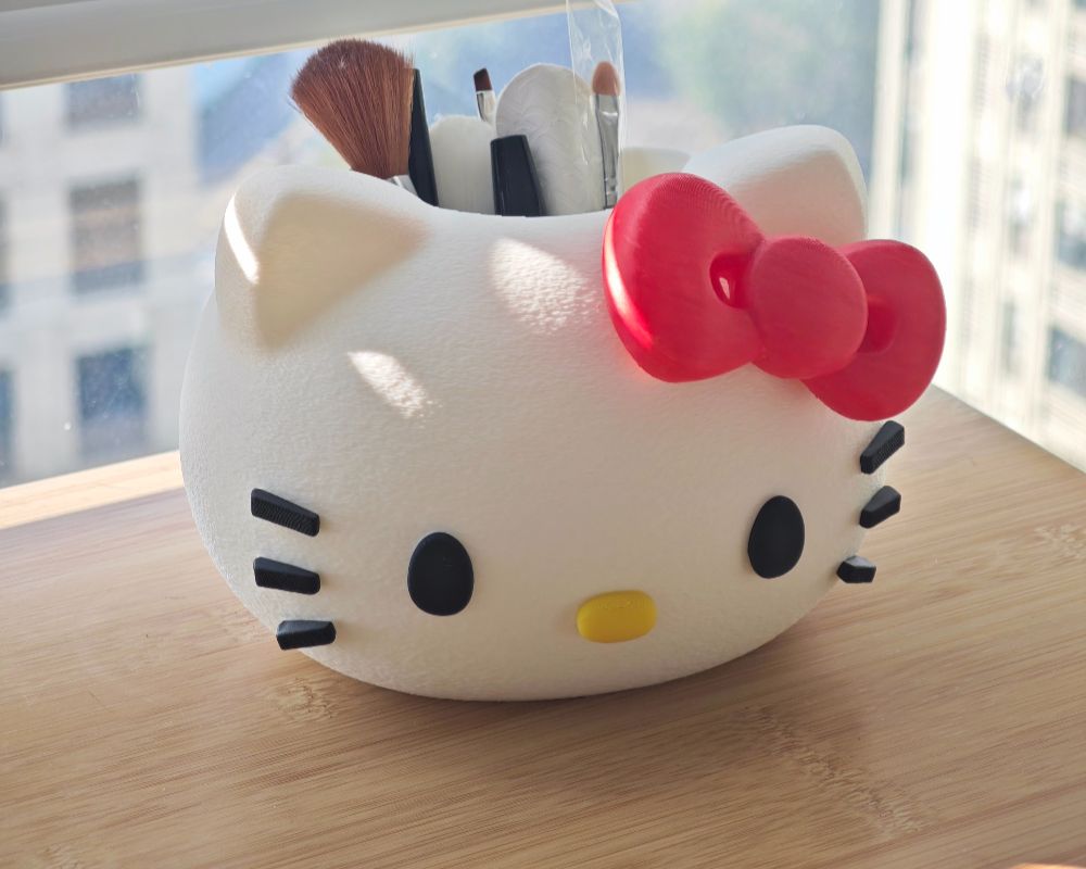 Hello Kitty makeup brush holder