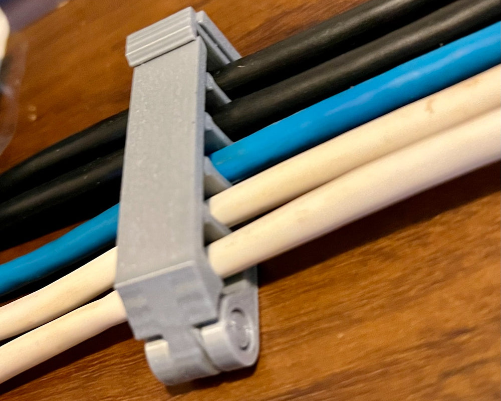 Best Cable Management Clip with Latch-able Hinge